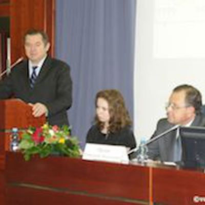 Main cesecurityxxicentury20