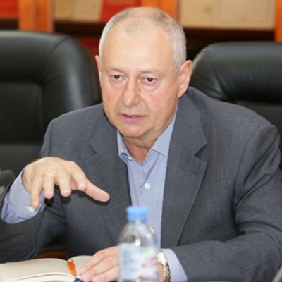 Main 810d20fe9e93d5b96f0d581745a58b1a