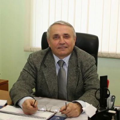 Main i
