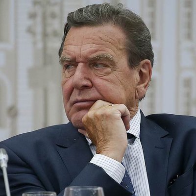 Main 32054447 14f8 4542 8a72 1efabbf9d61d